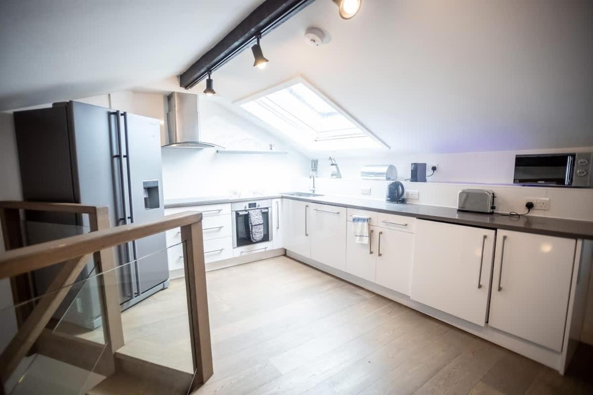 Appartamento Three-bedroom Flat Near Street Art Londra